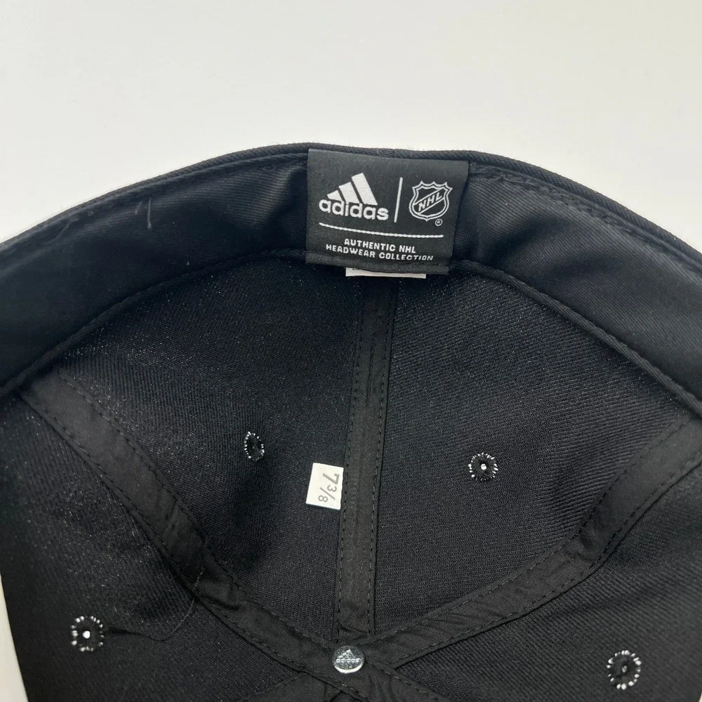 Adidas Pittsburgh Penguins NHL‎ Fitted Hat 7 3/8 Black Yellow Flat Brim Cap